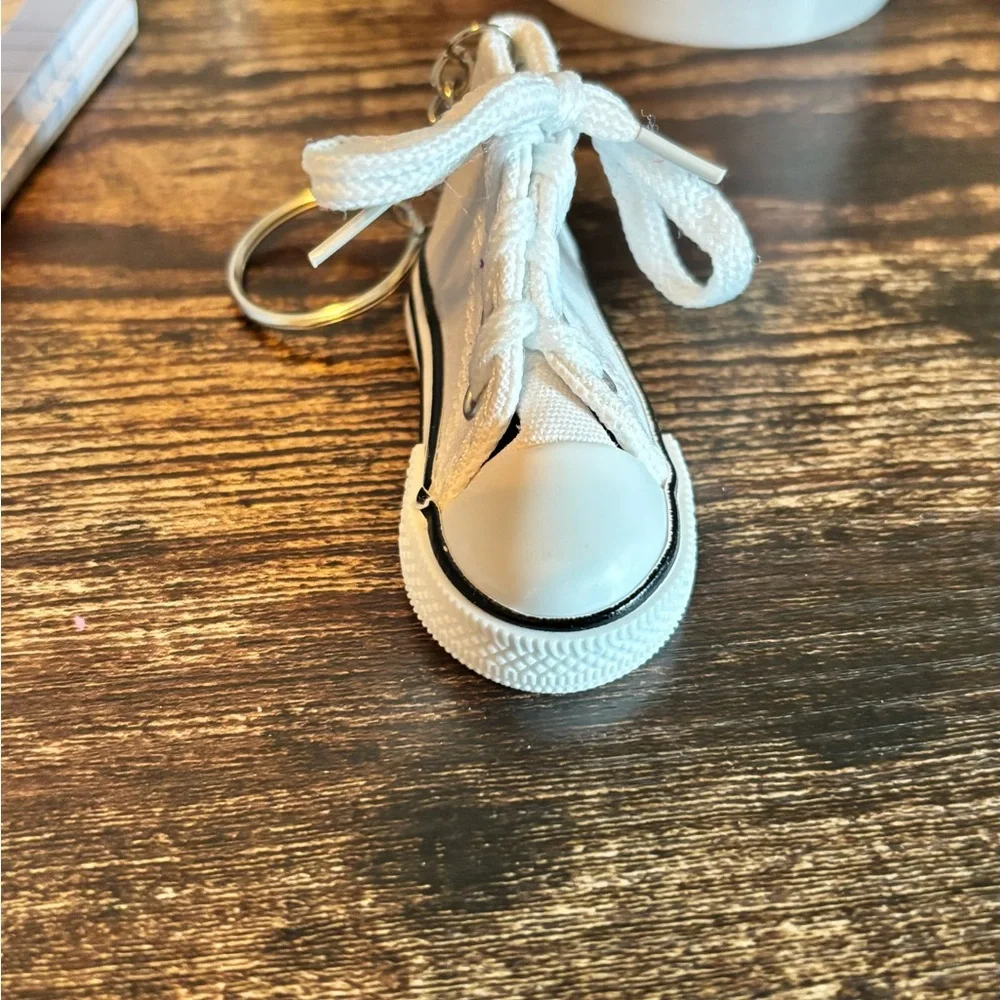 White High Top Sneaker‎ Keychain